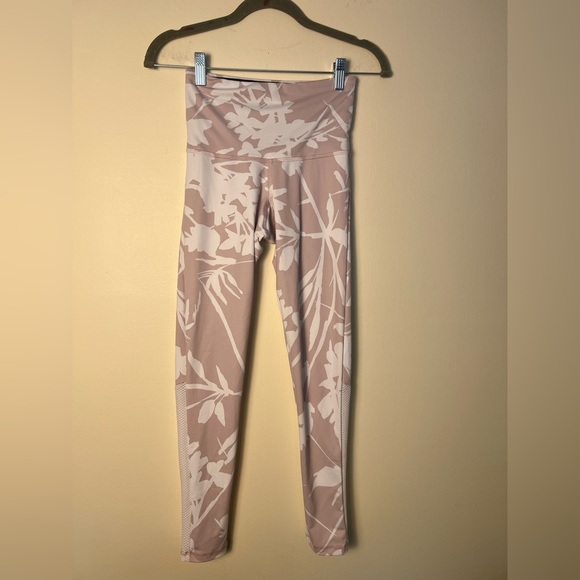 Strut This One Size 0/S Womens Floral Leggings Beige White Stretch Cool Mesh - Picture 16 of 16
